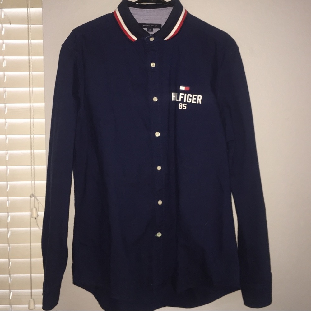 TOMMY HILFIGER BUTTON DOWN LONG SLEEVE fits M-L